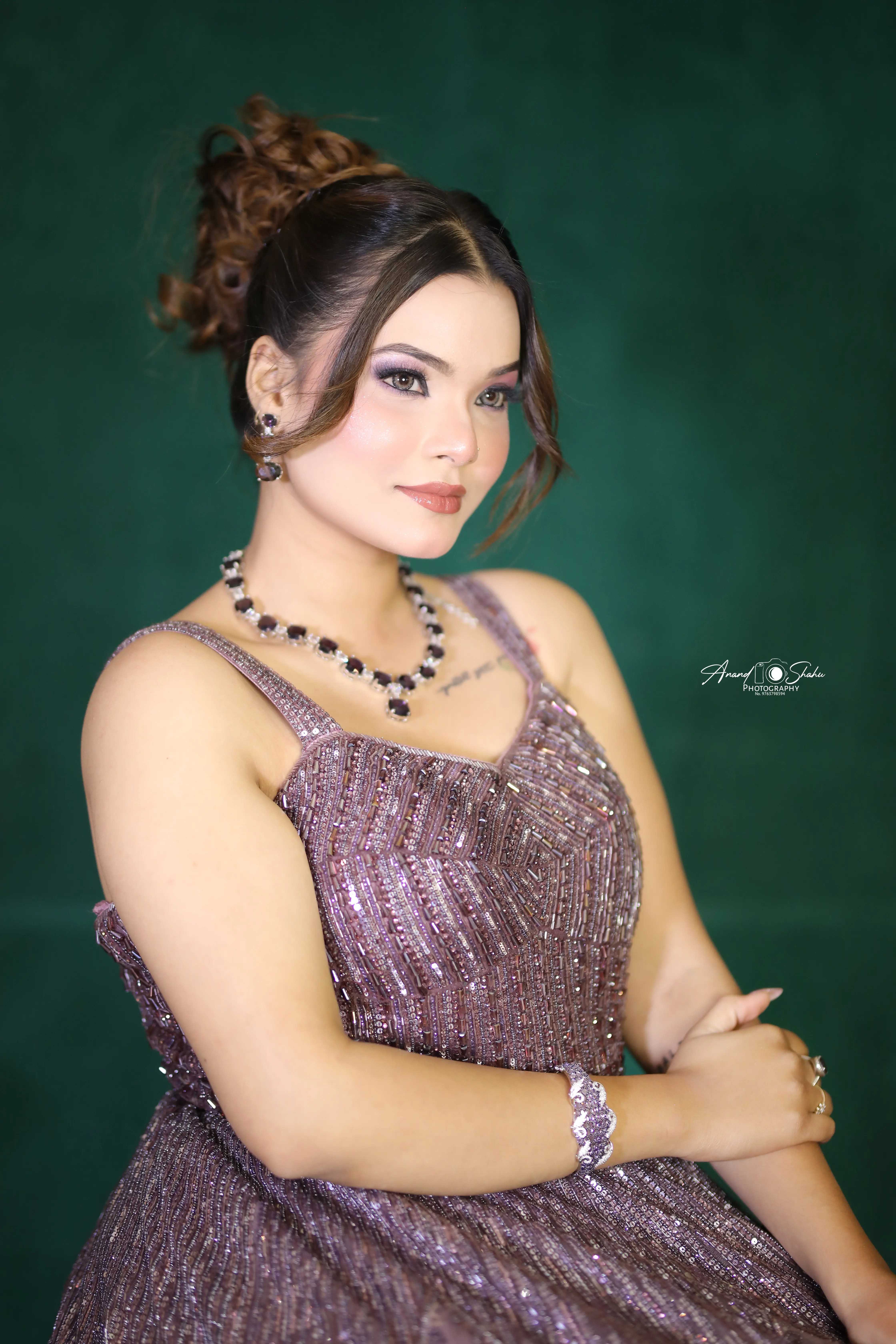 Makeup artist creating bold glam look at 7 Mirrors Salon Nagpur