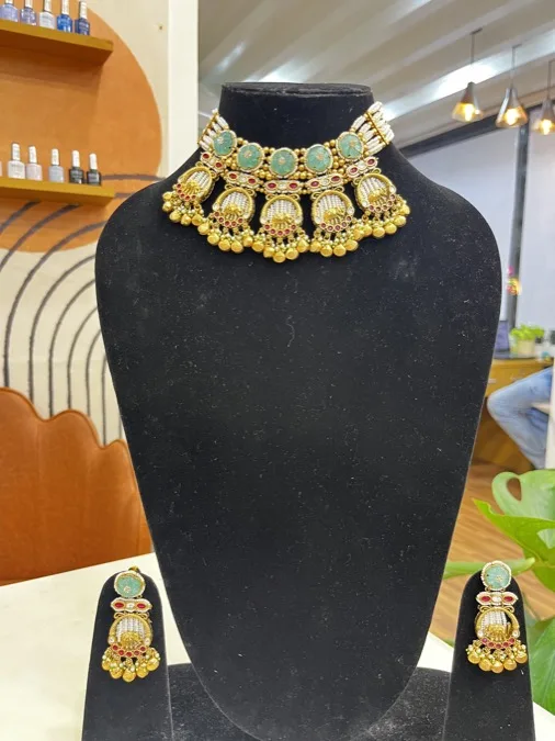 Kundan gold choker earring set on rent Nagpur